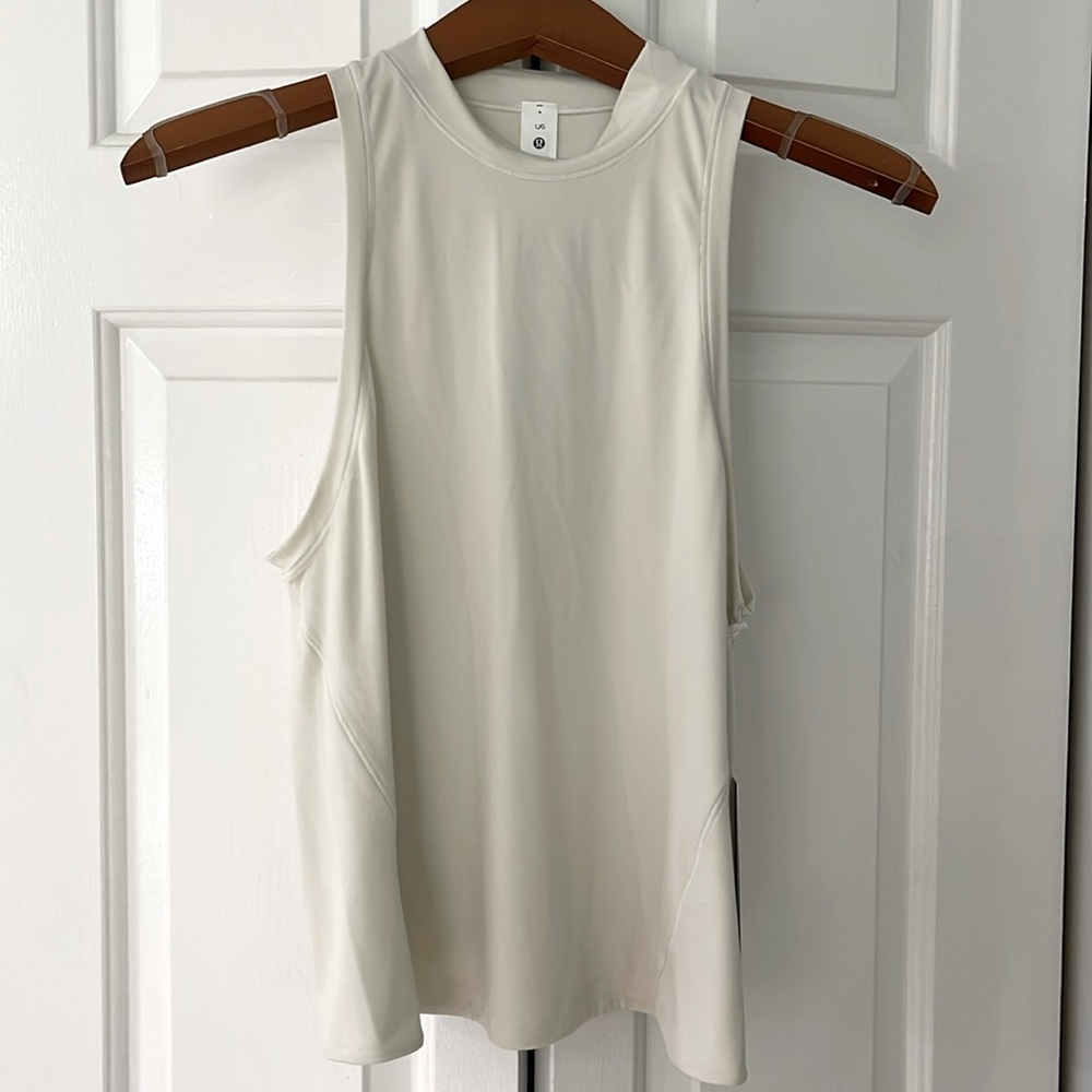 Lululemon Nulu tank